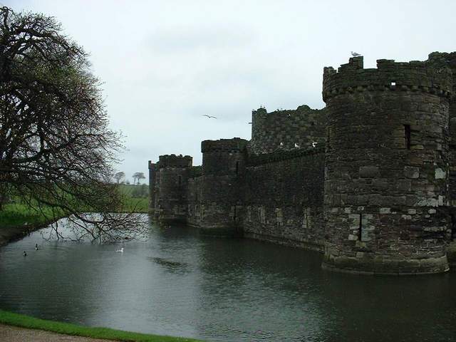 extbeaumaris.jpg (43559 octets)