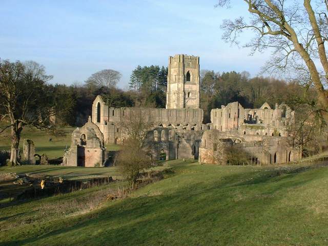 fontains_abbey.jpg (49940 octets)