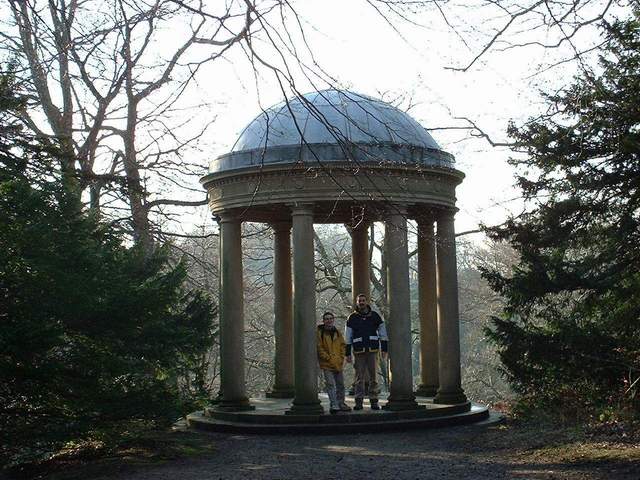 les_deux_cakes_dans_le_petit_dome.jpg (70406 octets)